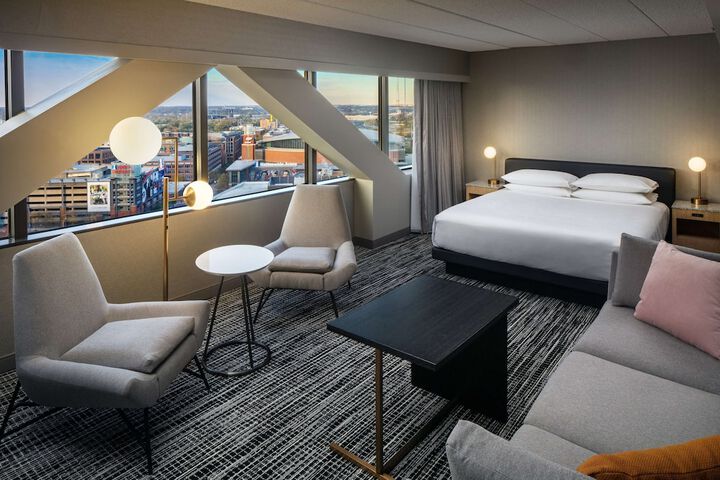 Room 8 of 31