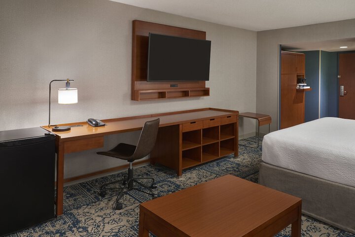 Room 15 of 38