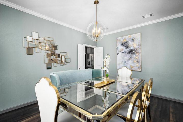Upscale 4BR Cypress Home w Pool Hot Tub, Theater, Sleeps 20
