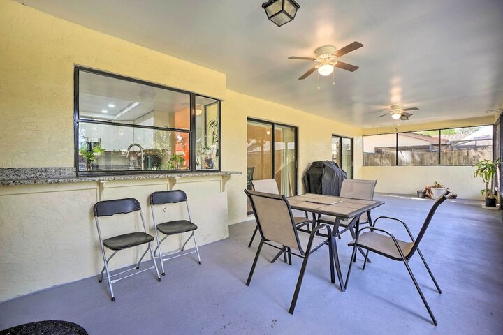 3 Mi to Philippe Park & Pier: Stunning Retreat