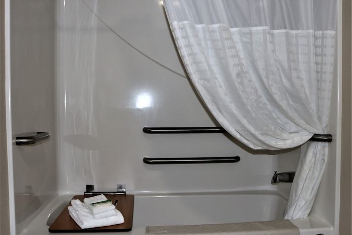 Room 10 of 43