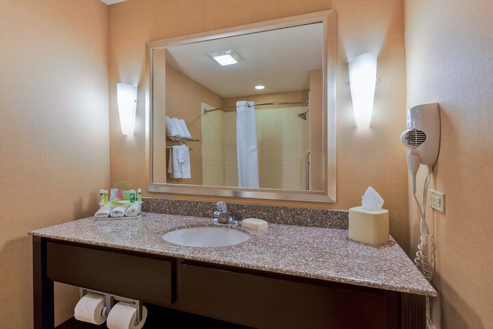 Holiday Inn Express & Suites Alpine Southeast by IHG