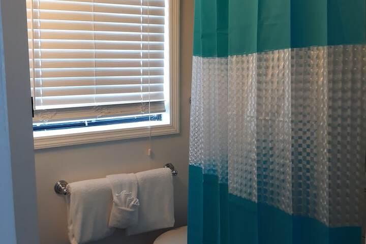 Room 28 of 142