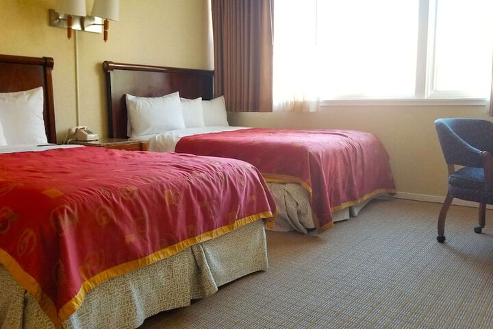 Room 25 of 48