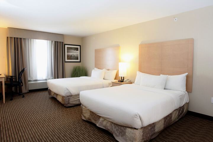 Pomeroy Inn & Suites Hotel Dawson Creek