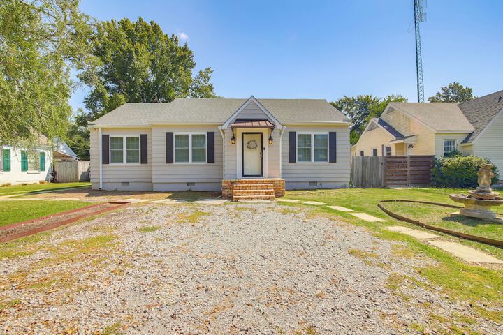Walk Downtown: Home w / Yard in Clarksdale