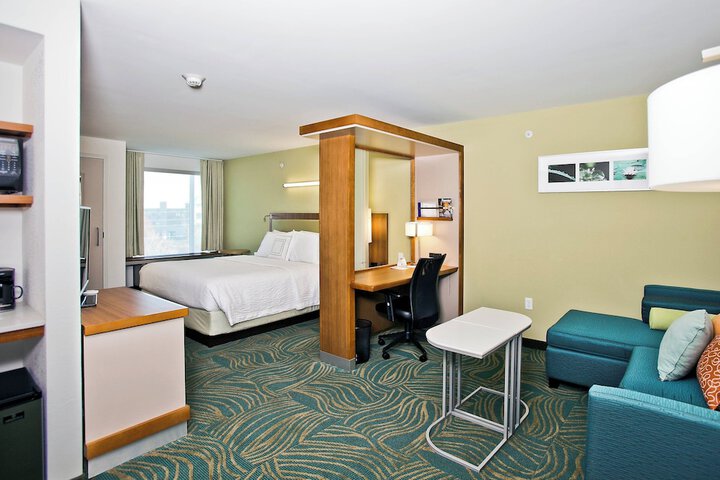 Room 15 of 23