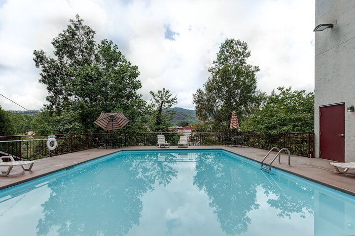 Pool 5 of 188
