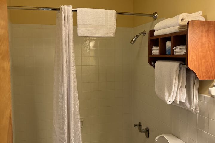 Room 347 of 443