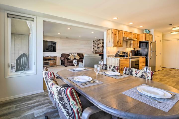 Beachfront Lincoln City Condo-patio & Pool Access!