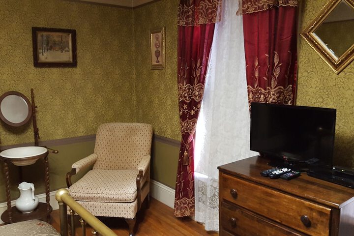 Room 9 of 51
