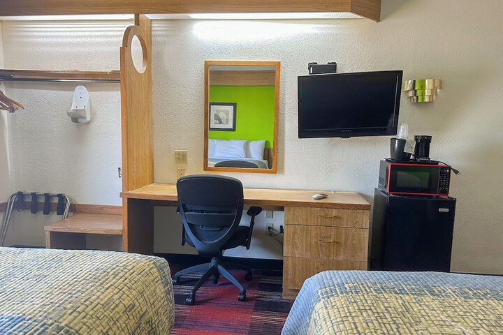 Classic Inn by Townhouse American Way Memphis I 240