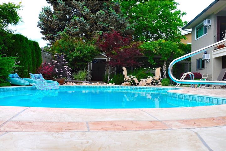 Pool 22 of 49