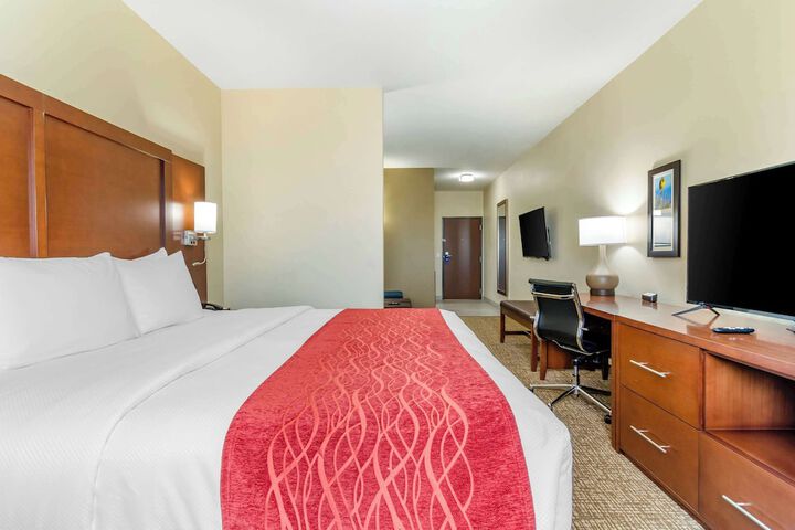 Comfort Inn & Suites Salina North