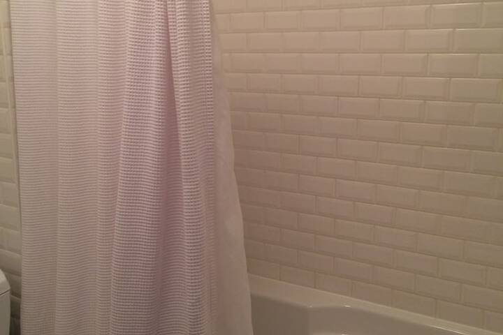 Room 20 of 64