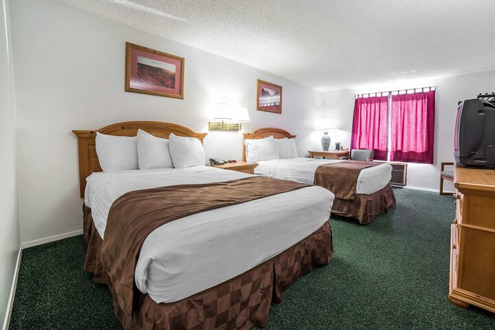 Room 10 of 25