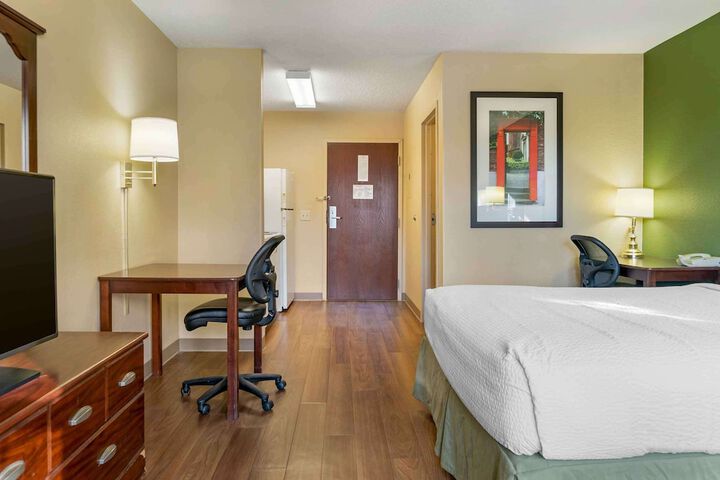 Extended Stay America Select Suites Detroit Farmington Hills