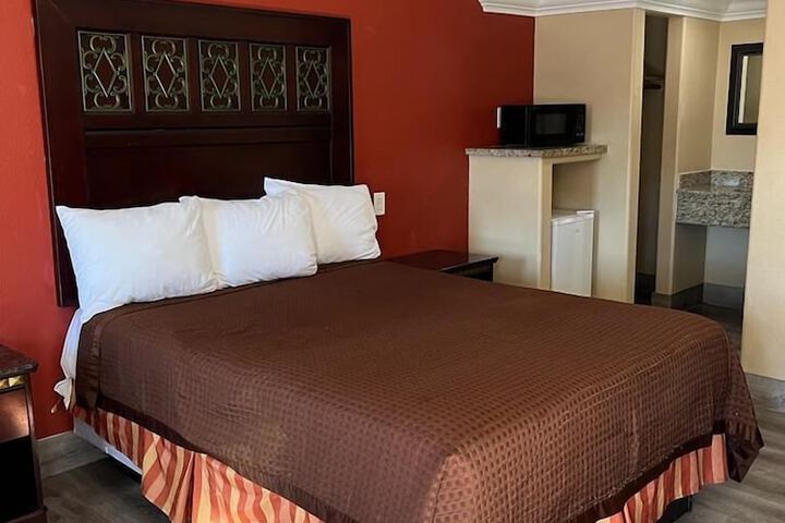 Room 15 of 35