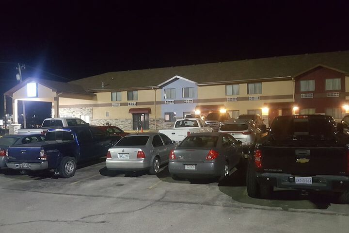 Americas Best Value Inn & Suites Harrisonville