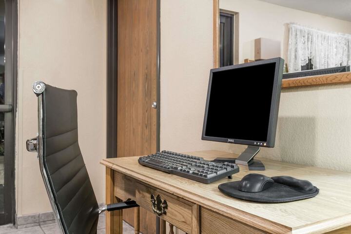 Business Center 44 of 45