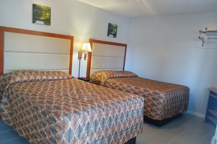 Room 6 of 7