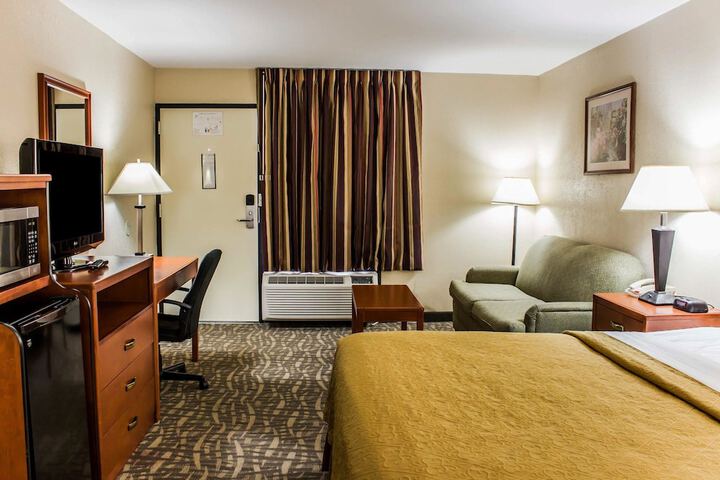 Room 10 of 35