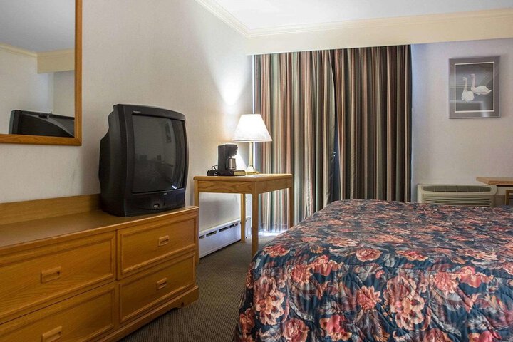 Room 15 of 19