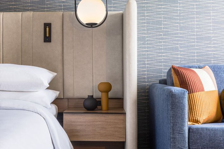 Room 52 of 118