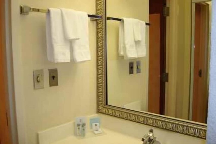 Room 73 of 102