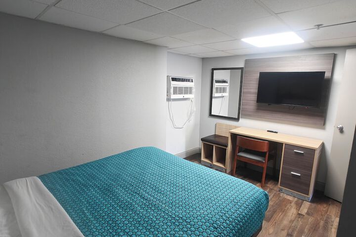 Room 14 of 50