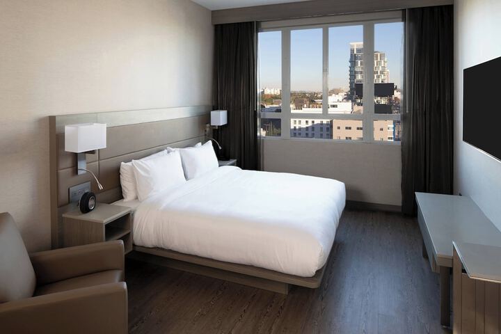 Room 26 of 92