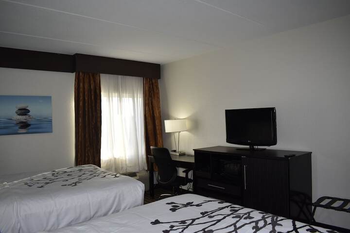Room 83 of 142