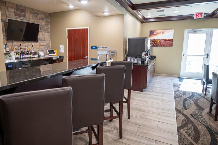Cobblestone Hotel & Suites - Lamar