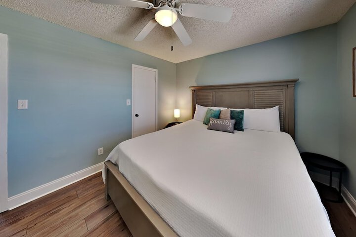Room 44 of 73
