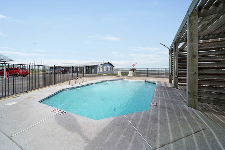Pool 9 of 67