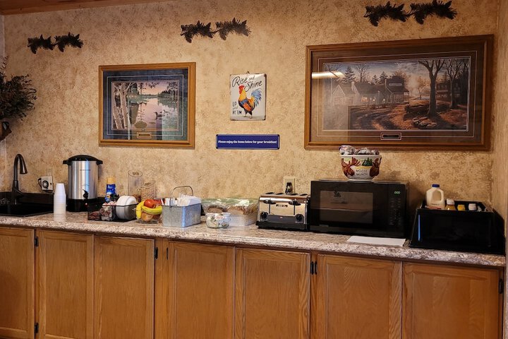 Chicaugon Lake Inn