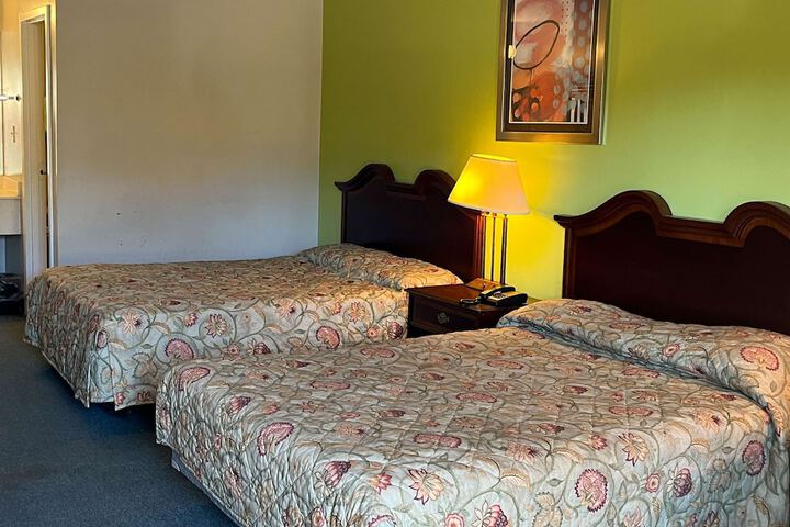 Room 22 of 28