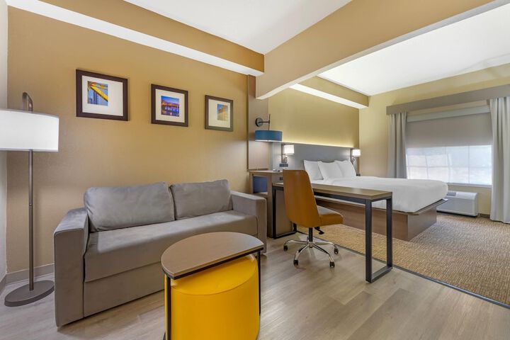Comfort Suites Pittsburgh Airport
