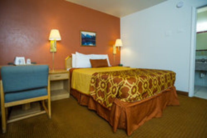 Room 9 of 27