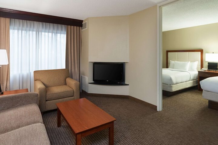 DoubleTree Suites by Hilton Hotel Cincinnati - Blue Ash