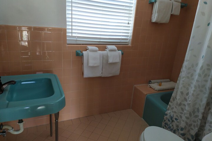 Room 136 of 177
