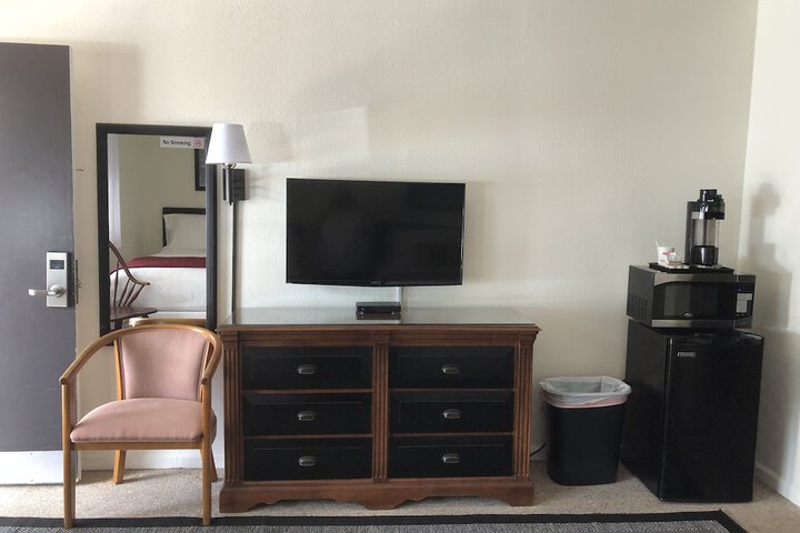 Room 14 of 32