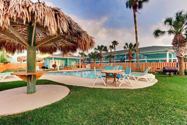 The Island Hotel Near Beach Port Aransas