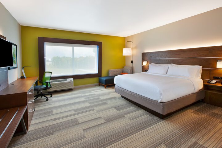 Holiday Inn Express & Suites South Hill by IHG