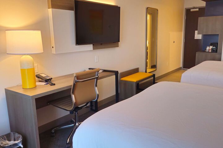 Room 25 of 48