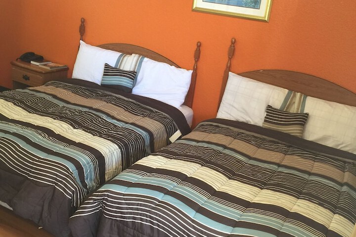Room 4 of 11