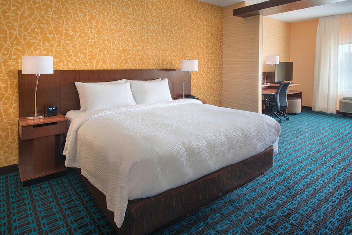Fairfield Inn and Suites by Marriott Syracuse Carrier Circle