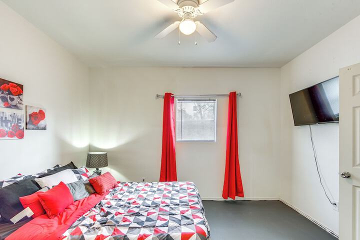 6 Mi to Nature Preserve: Apartment Near Lindale!
