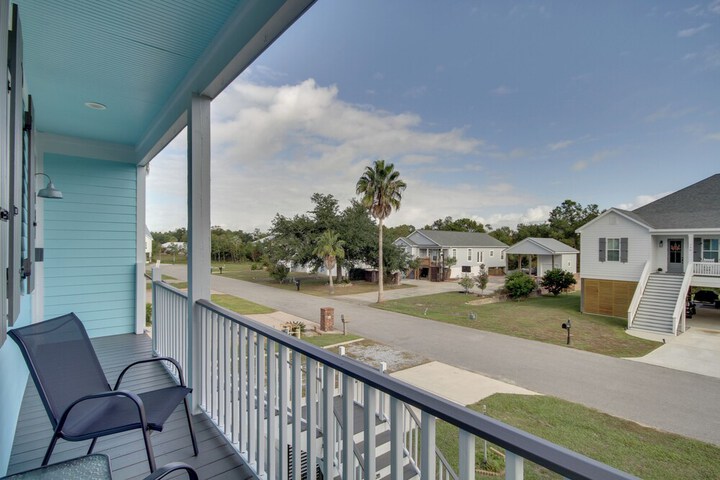 Sunny Waveland Home Rental w / Pool: Walk to Beach!
