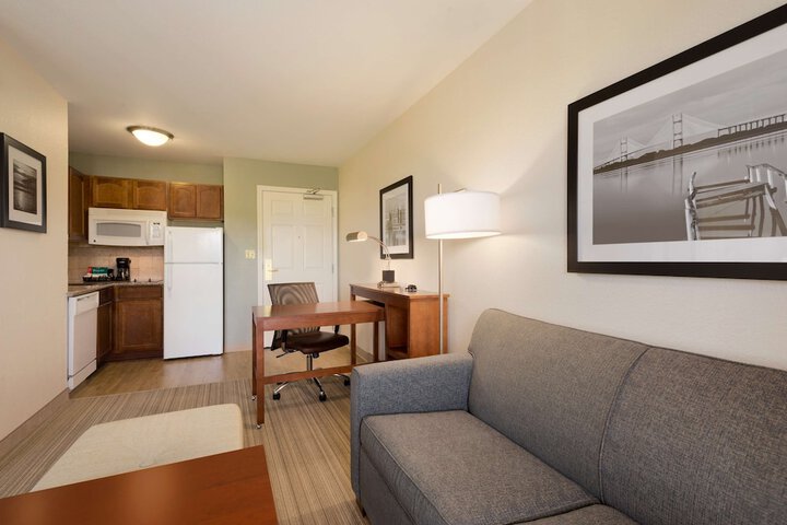Room 14 of 36